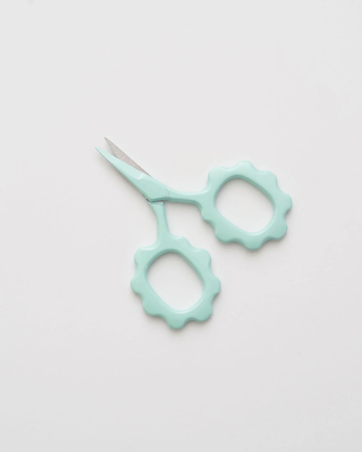Mint Scallop Handle Embroidery Scissors - Image 3